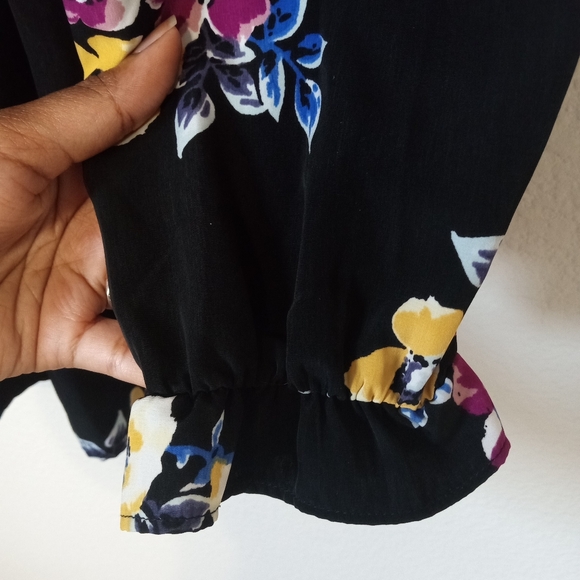 Isabel maternity by Ingrid & Isabel floral ruffle black V-neck maternity blouse - Picture 9 of 11